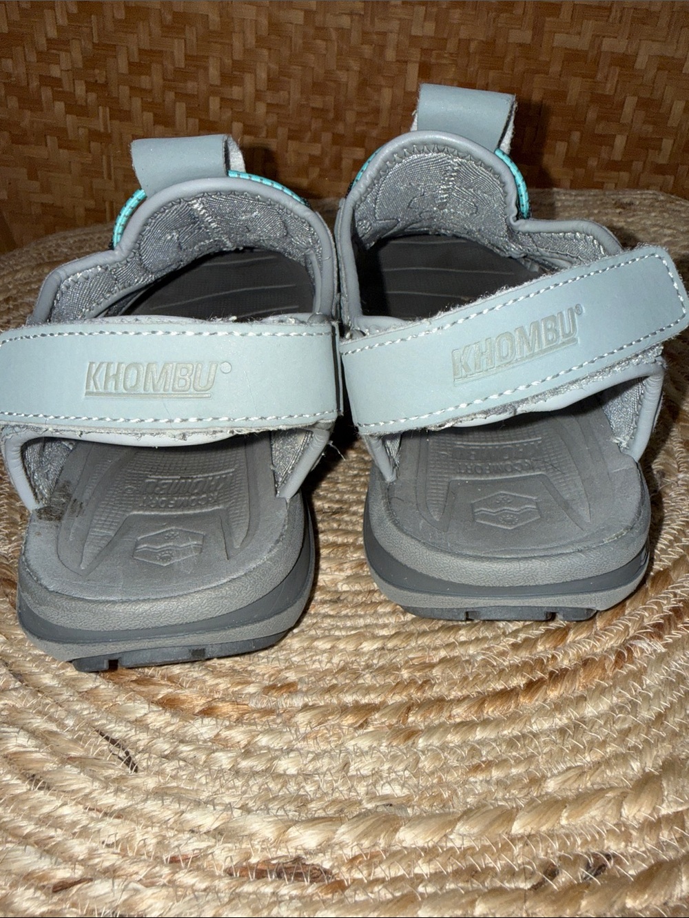 Khombu Gray Closed Toe Sport Sandals Aqua Trim Women’s Size 8 - Picture 6 of 11